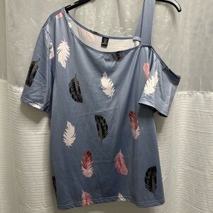 SHEIN Blue Top with Feather Print